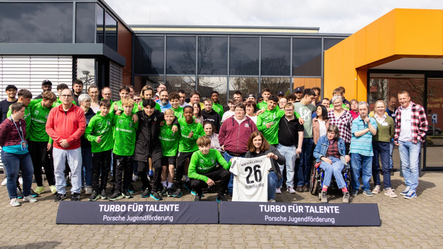 Besuch in einer Werkstatt für Menschen mit Beeinträchtigungen, Borussia Mönchengladbach, 2026, Porsche AG