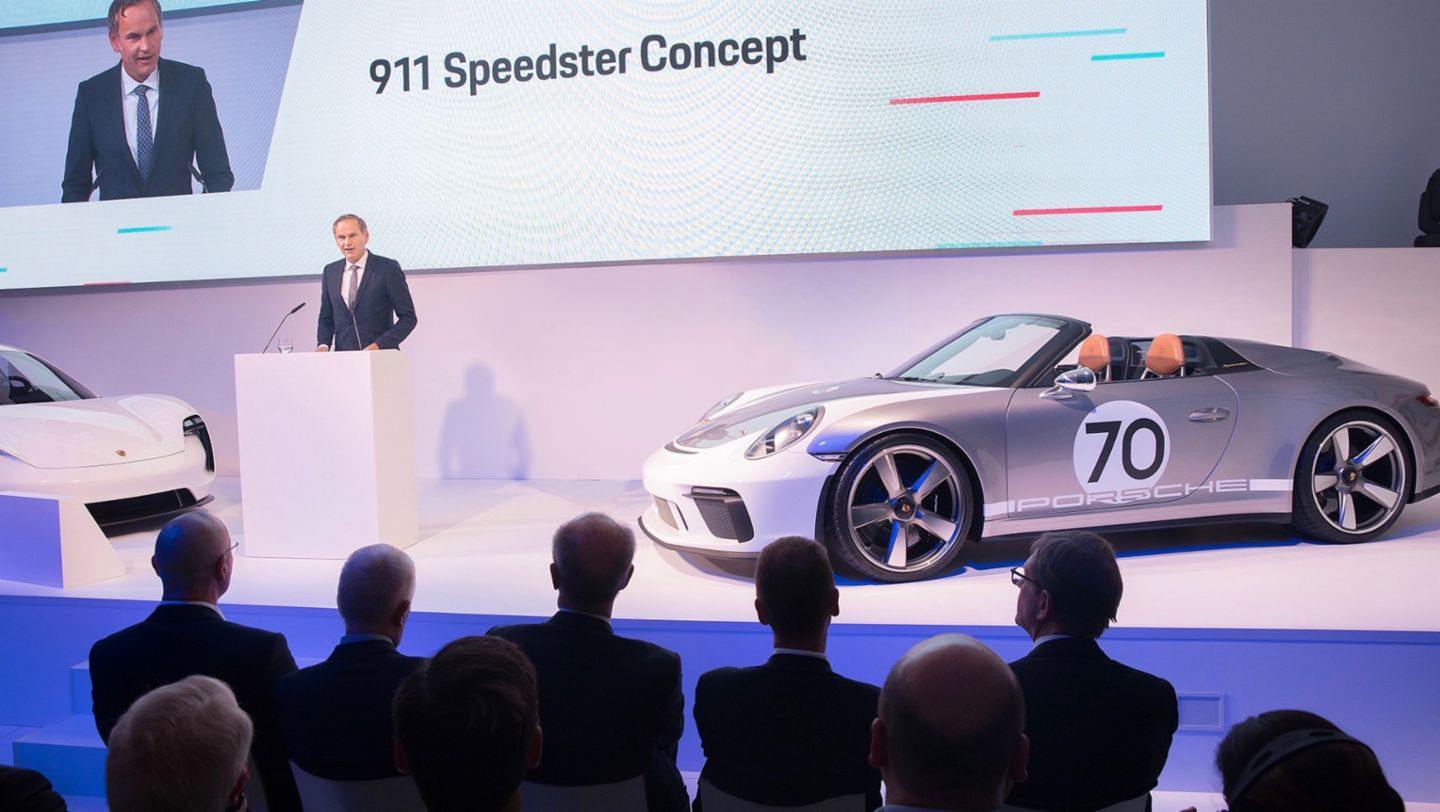 Oliver Blume, Vorstandsvorsitzender der Porsche AG, Porsche Taycan, 911 Speedster Concept, Festakt 70 Jahre Porsche Sportwagen, 2018, Porsche AG