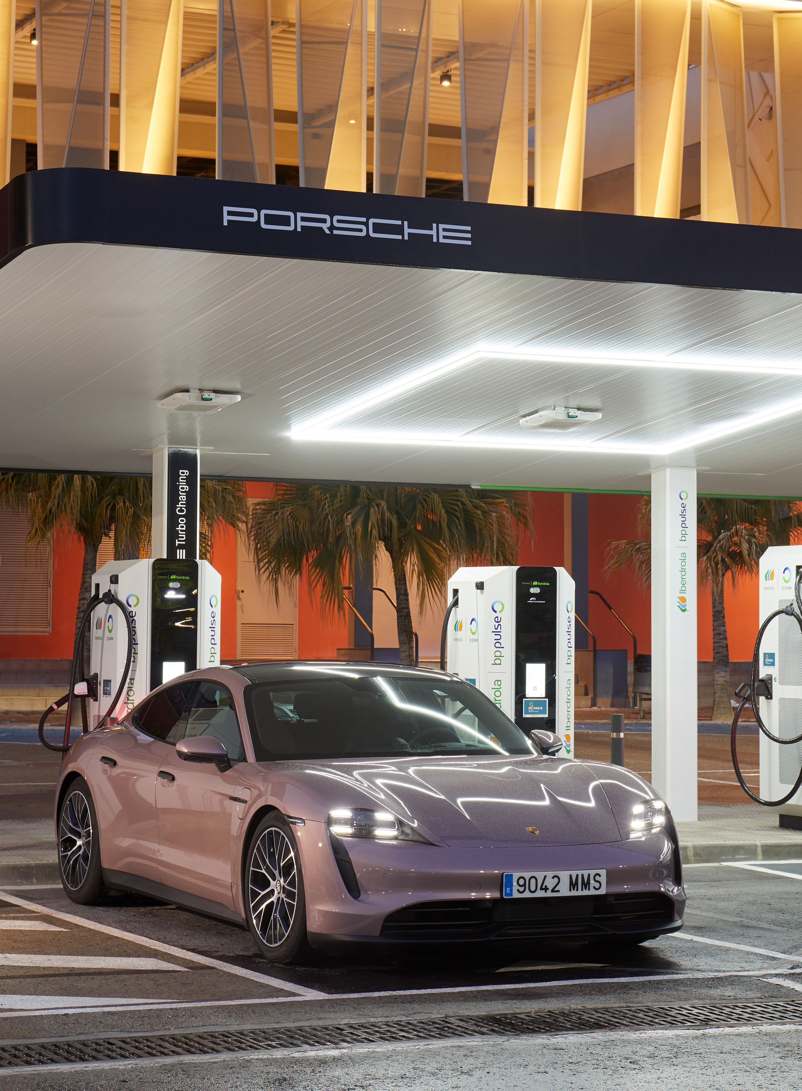 Estación de carga ultrarrápida de Porsche e Iberdrola / bp pulse, Murcia, 2024, Porsche Ibérica